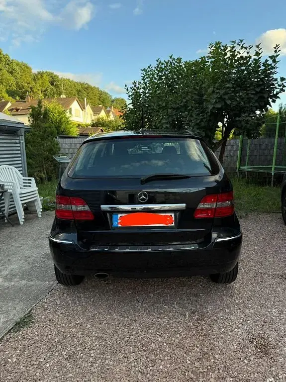 Gebraucht Mercedes B180 109 PS (80 kW) 2010 Schwarz Van / Kleinbus
