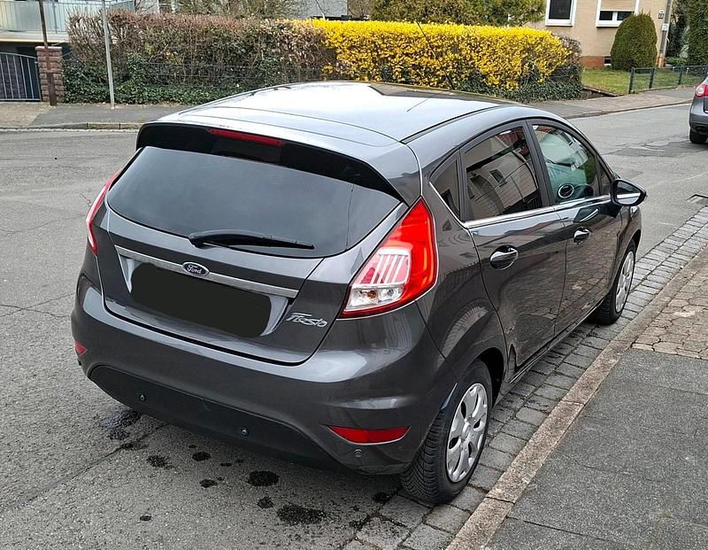 Gebraucht Ford Fiesta Titanium 95 PS (69 kW) 2017 Grau Kleinwagen