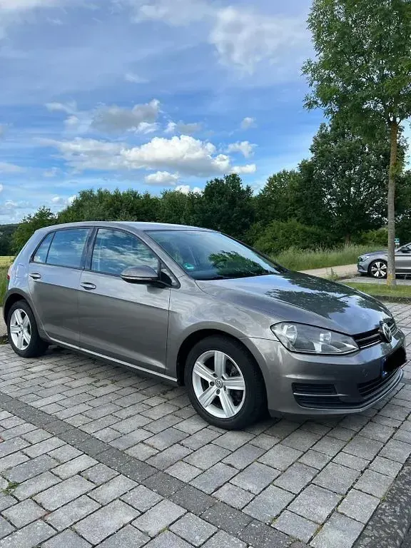 Gebraucht VW Golf VII Comfortline 105 PS (77 kW) 2013 Grau Limousine