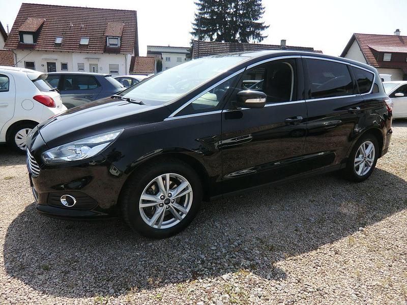 Schwarz Gebraucht 2018 Ford S-MAX Titanium Van / Kleinbus | 15.800 € (Guter Preis) - Bild 1/4