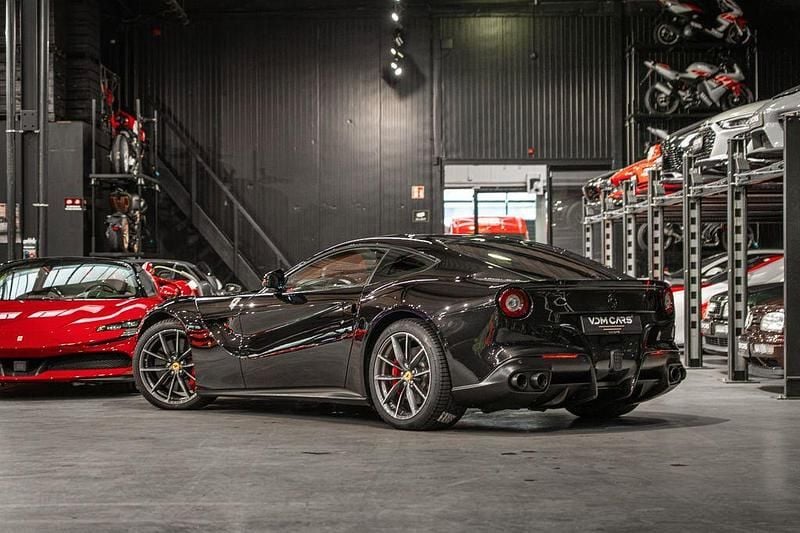 Gebraucht Ferrari F12 741 PS (545 kW) 2012 Schwarz Coupé