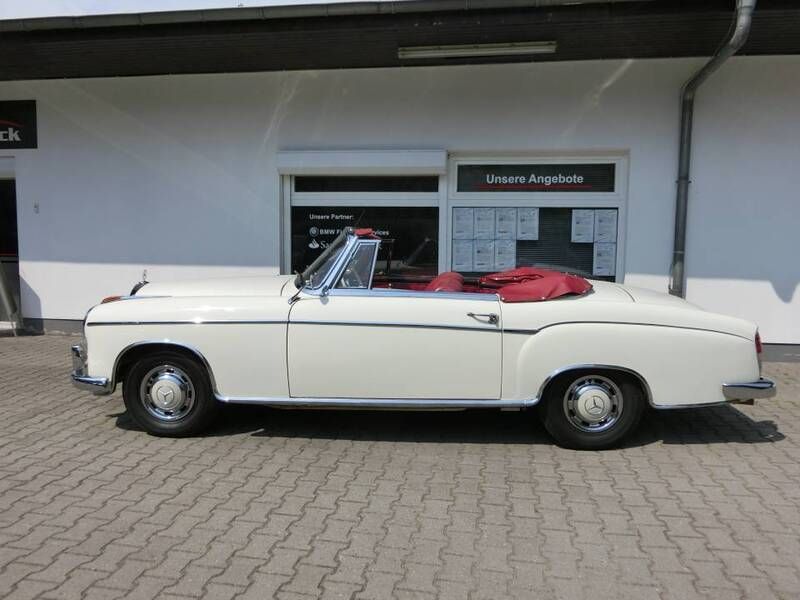 Weiß Gebraucht 1960 Mercedes 220 SE Cabrio | 149.900 € - Bild 1/4