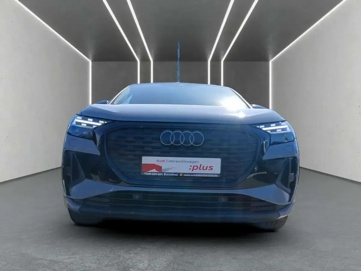 Gebraucht Audi Q4 e-tron S-Line 219 kW (299 PS) 2022 Kieselgrau SUV
