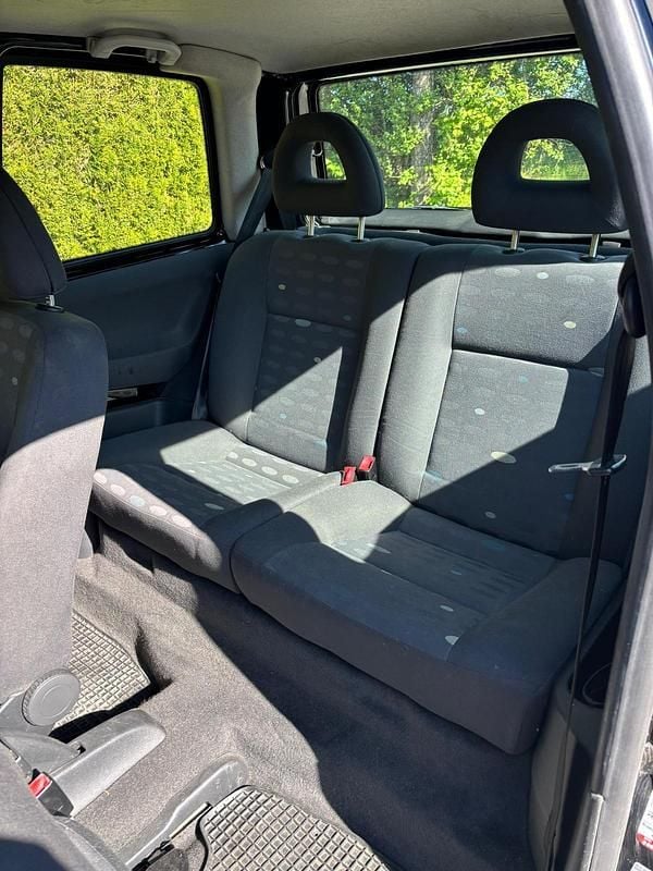 Gebraucht VW Lupo Basis 50 PS (36 kW) 2004 Schwarz Kleinwagen