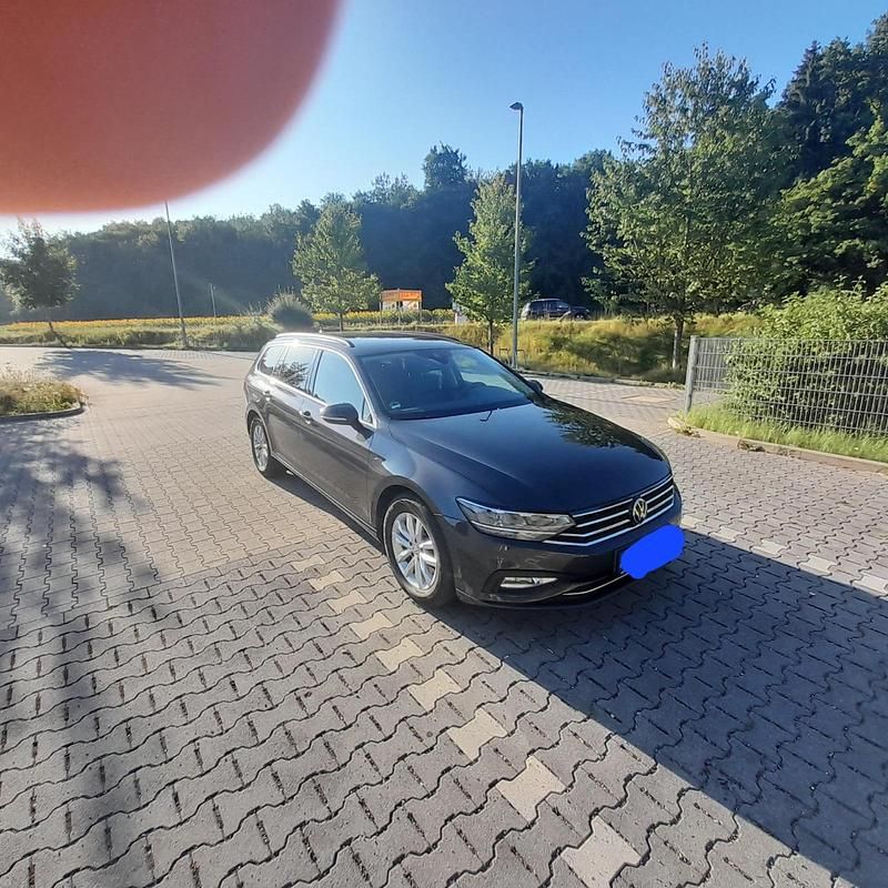 Grau Gebraucht 2020 VW Passat Kombi | 19.500 € (Guter Preis) - Bild 1/4
