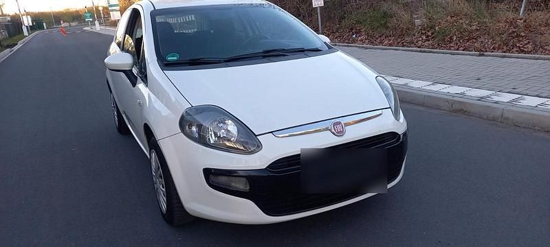 Gebraucht Fiat Punto 70 PS (51 kW) 2011 Weiß Kleinwagen