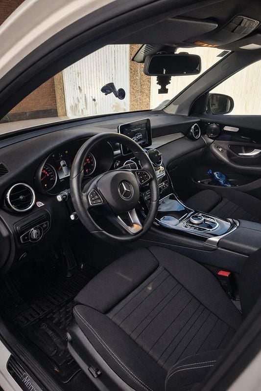 Gebraucht Mercedes GLC300 245 PS (180 kW) 2017 Weiß SUV