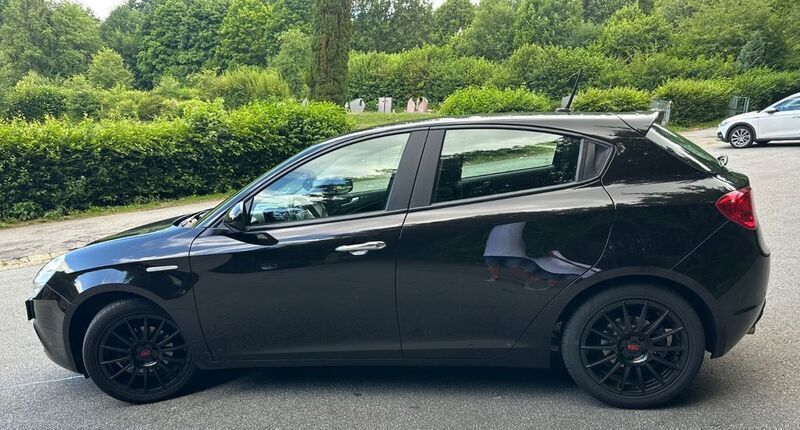 Schwarz Gebraucht 2015 Alfa Romeo Giulietta Impression Kleinwagen | 7.650 € (Guter Preis) - Bild 1/4