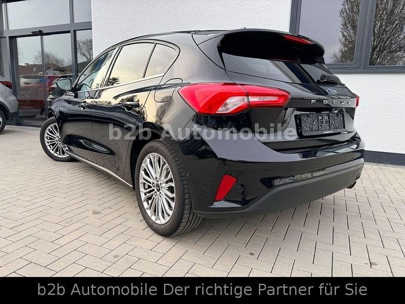 Gebraucht Ford Focus 120 PS (88 kW) 2021 Schwarz Limousine
