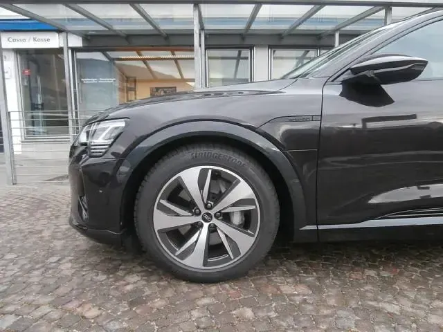 Gebraucht Audi e-tron Sportback Advanced 250 kW (340 PS) 2024 Schwarz SUV