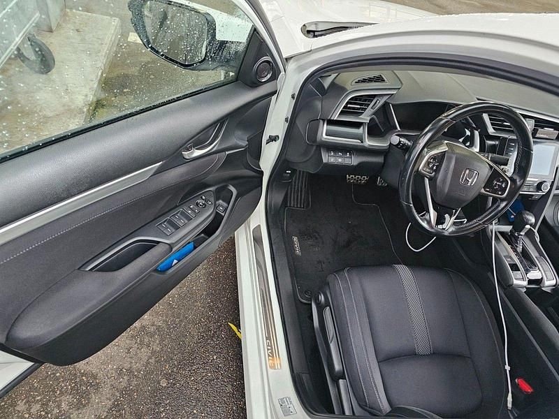 Gebraucht Honda Civic Elegance 182 PS (133 kW) 2020 Weiß Limousine