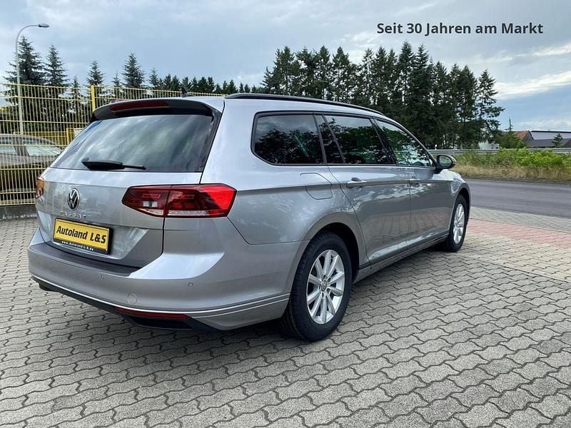 Gebraucht VW Passat Conceptline 150 PS (110 kW) 2022 Pyrit silber Kombi