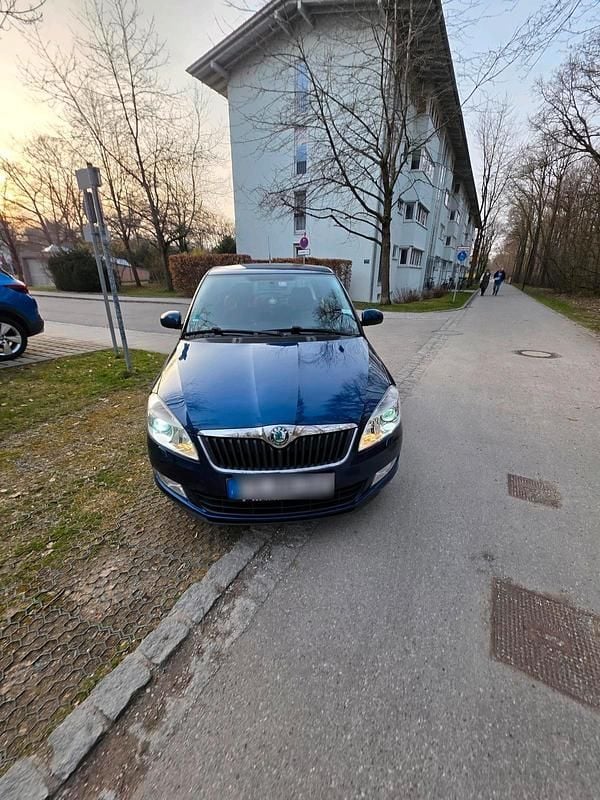 Gebraucht Skoda Fabia 90 PS (66 kW) 2011 Blau Kleinwagen