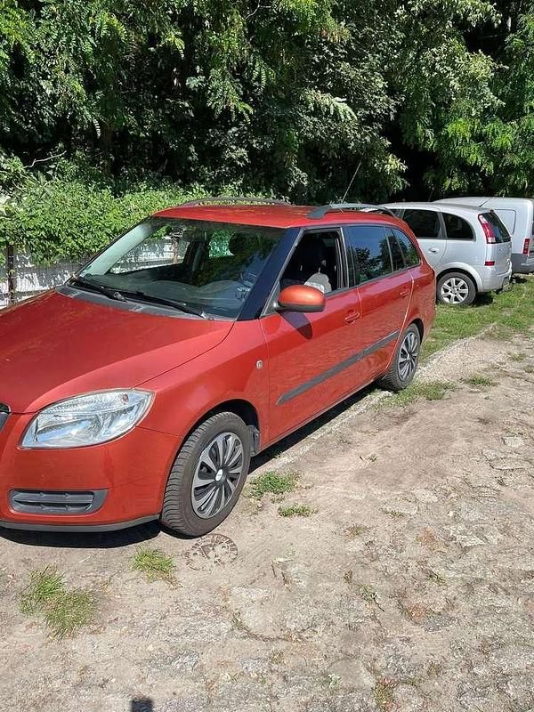 Orange Gebraucht 2008 Skoda Fabia Classic Limousine | 2.700 € (Teuer) - Bild 1/4