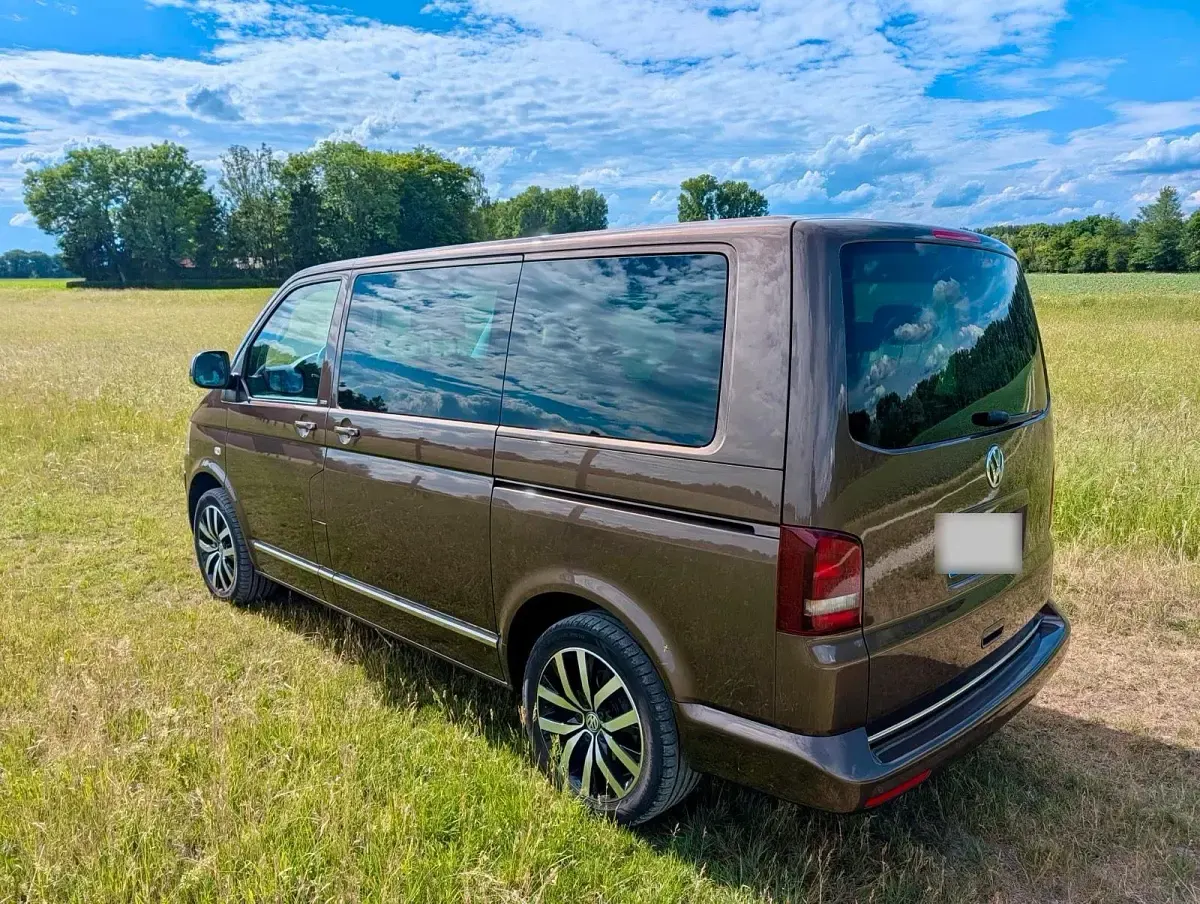 Gebraucht VW Multivan Cup 180 PS (132 kW) 2015 Braun Van / Kleinbus