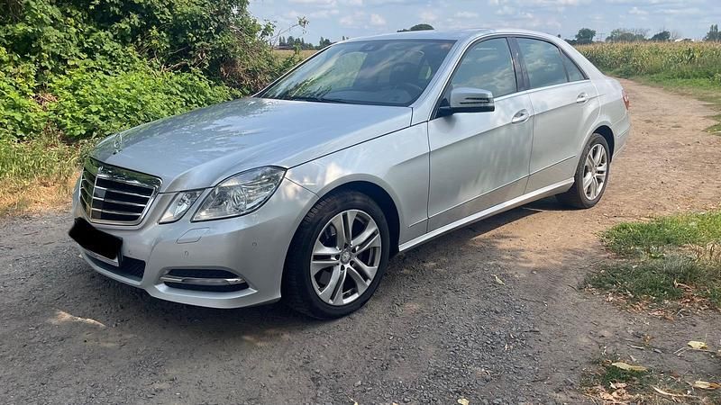 Gebraucht Mercedes E350 265 PS (194 kW) 2012 Silber Limousine