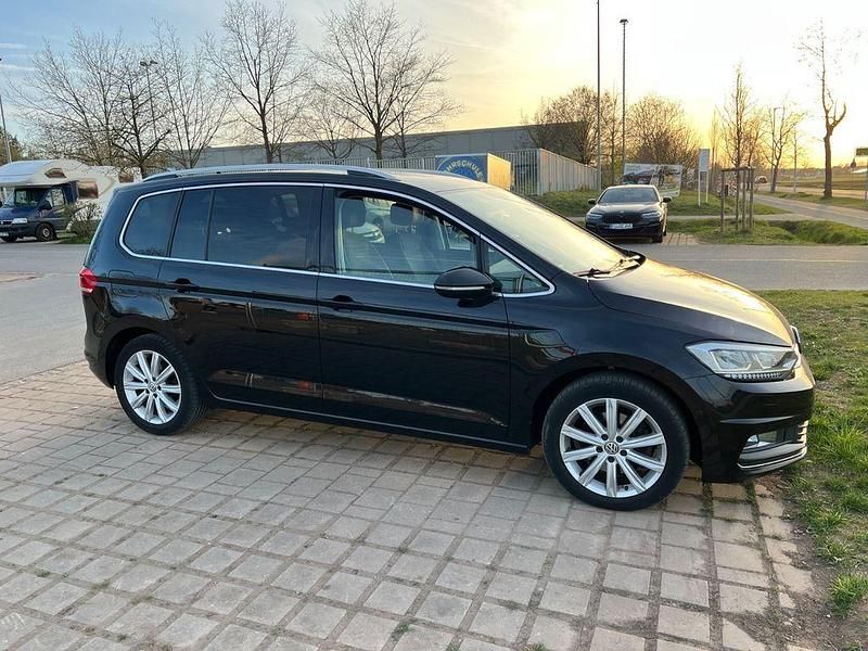 Gebraucht VW Touran Highline 150 PS (110 kW) 2016 Schwarz Van / Kleinbus
