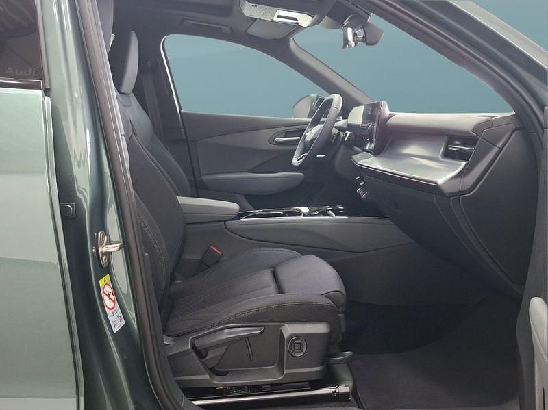Neu Audi Q3 S-Line 150 PS (110 kW) 2026 Grün SUV