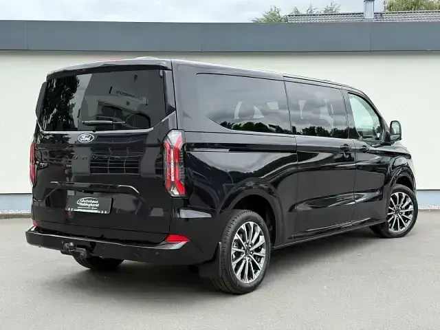 Neu Ford Tourneo Custom Titanium X 170 PS (125 kW) 2026 Schwarz Van