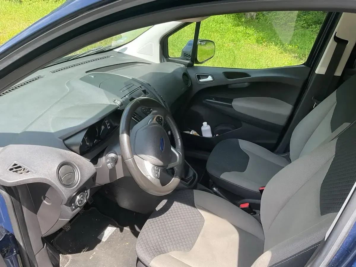 Gebraucht Ford Tourneo Courier 100 PS (73 kW) 2018 Blau Van / Kleinbus