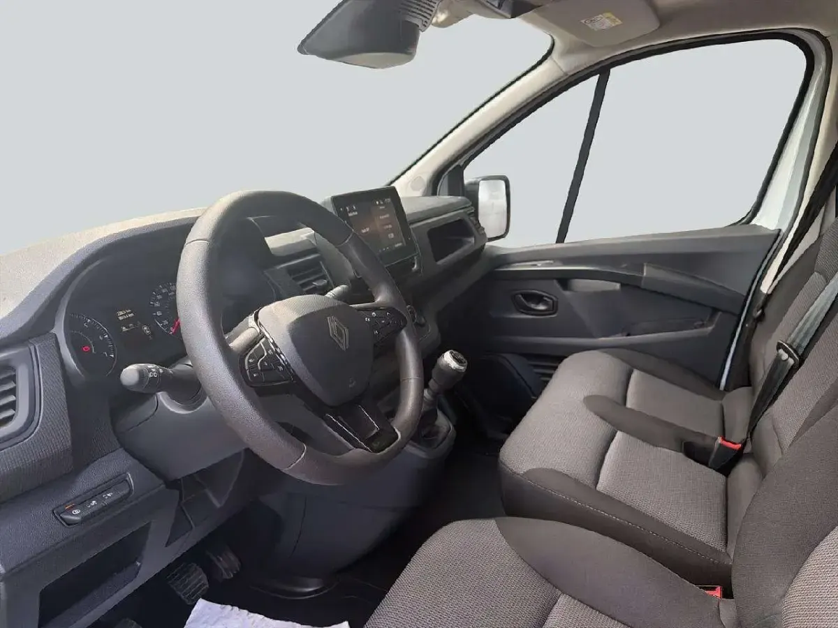 Gebraucht Renault Trafic Komfort 131 PS (96 kW) 2024 Gletscherweiss Van / Kleinbus