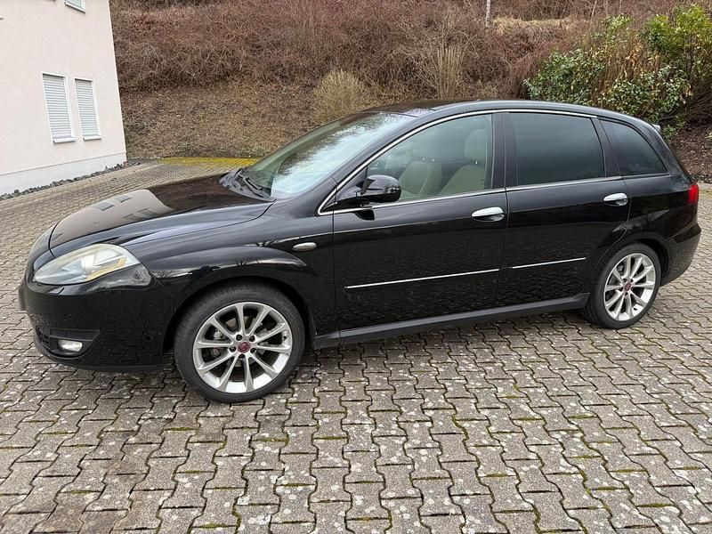 Gebraucht Fiat Croma Dynamic 150 PS (110 kW) 2009 Schwarz Kombi