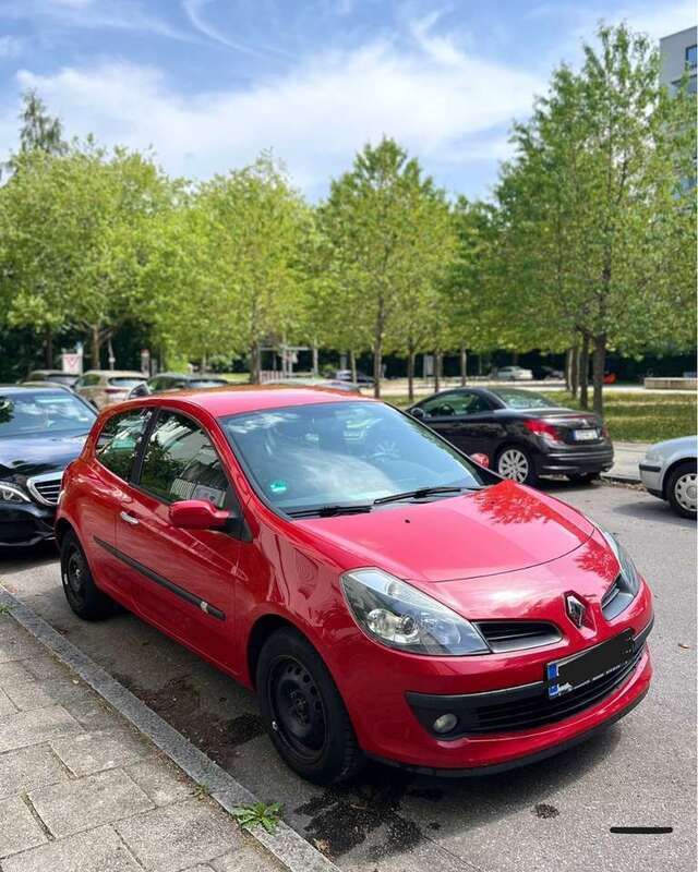 Gebraucht 2006 Renault Clio II Dynamique Limousine | 2.990 € (Fairer Preis) - Bild 1/4