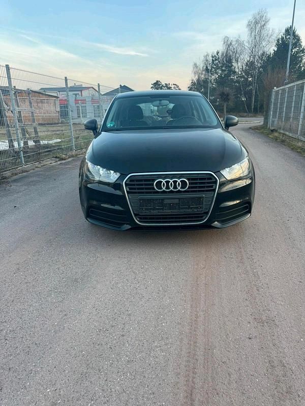 Schwarz Gebraucht 2013 Audi A1 Limousine | 4.500 € (Superpreis) - Bild 1/4