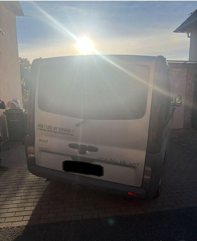 Gebraucht Opel Vivaro 102 PS (75 kW) 2002 Silber Van / Kleinbus