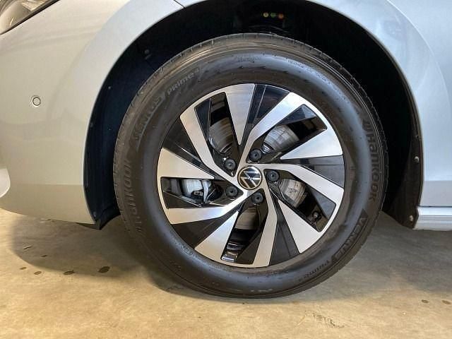 Gebraucht VW Passat Business 150 PS (110 kW) 2024 Silber Limousine