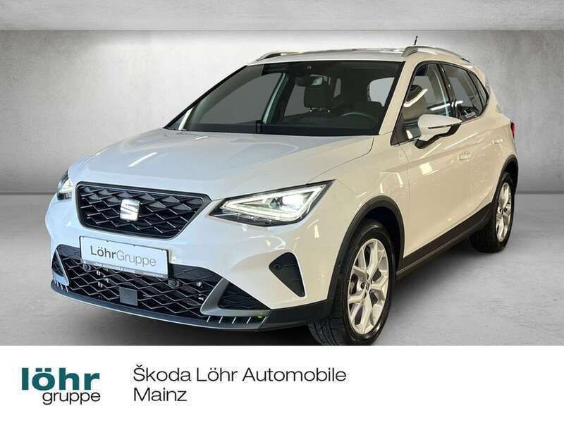 "candy" weiss Gebraucht 2024 Seat Arona FR SUV | 21.380 € (Fairer Preis) - Bild 1/4