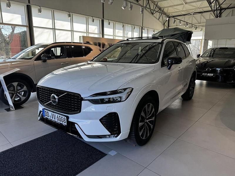 Gebraucht Volvo XC60 Plus 197 PS (144 kW) 2024 Crystal white / metallic SUV