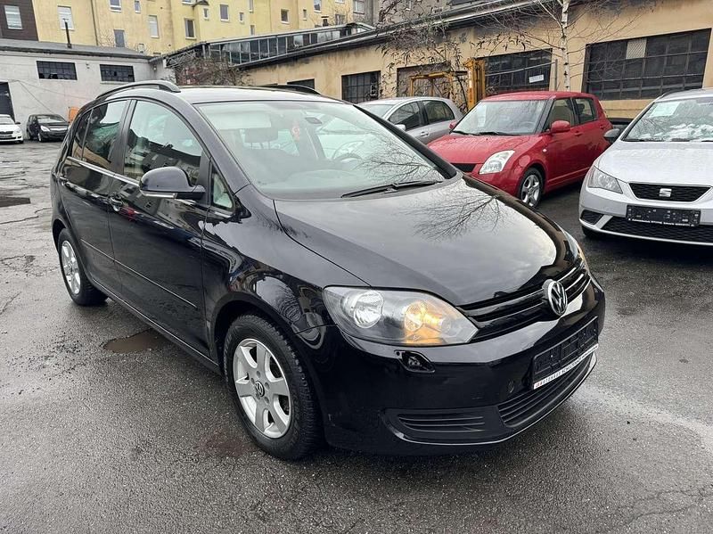 Gebraucht VW Golf Trendline 105 PS (77 kW) 2010 Deep black perleffekt Limousine