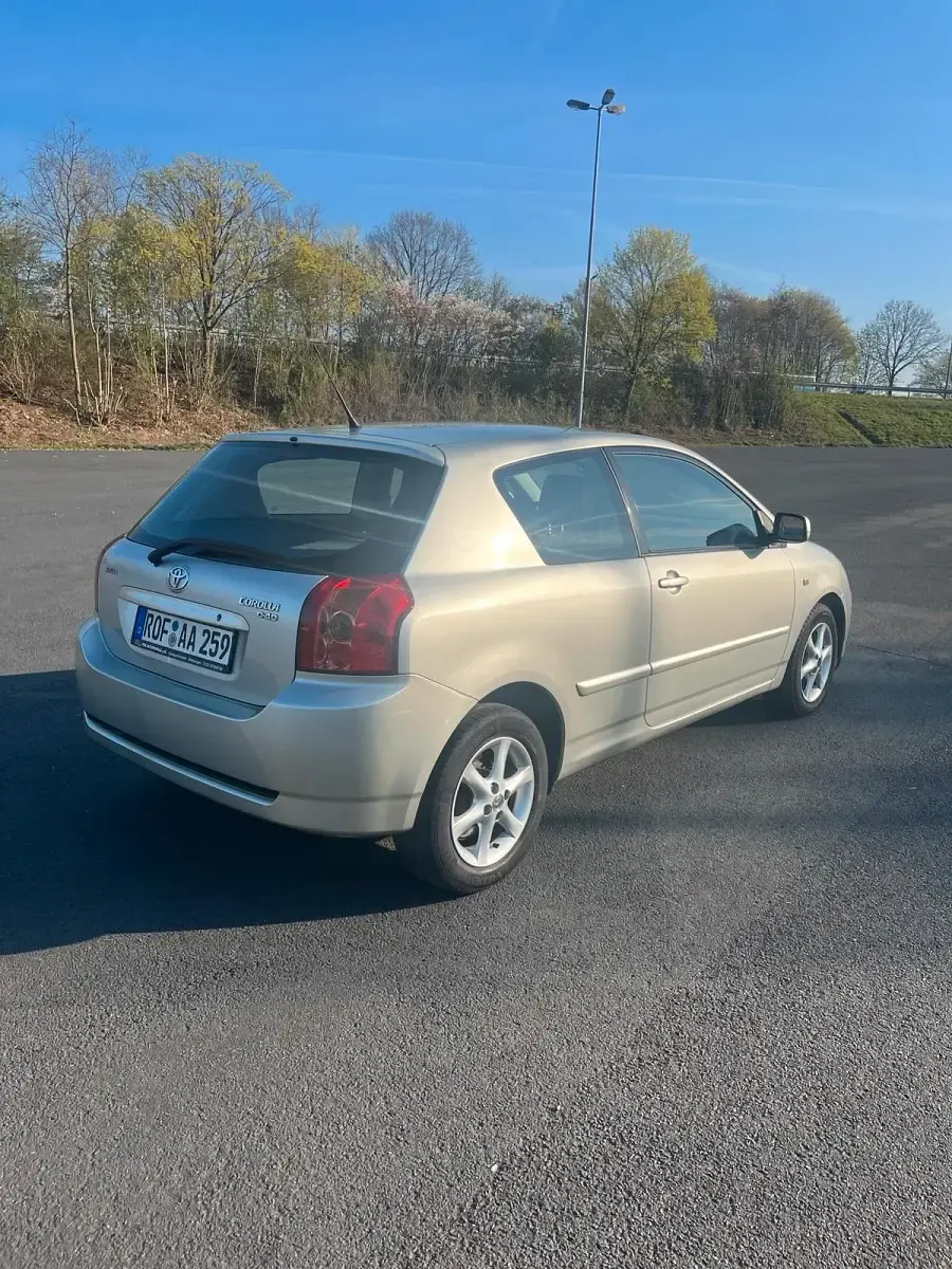 Gebraucht Toyota Corolla 116 PS (85 kW) 2004 Silber Coupé