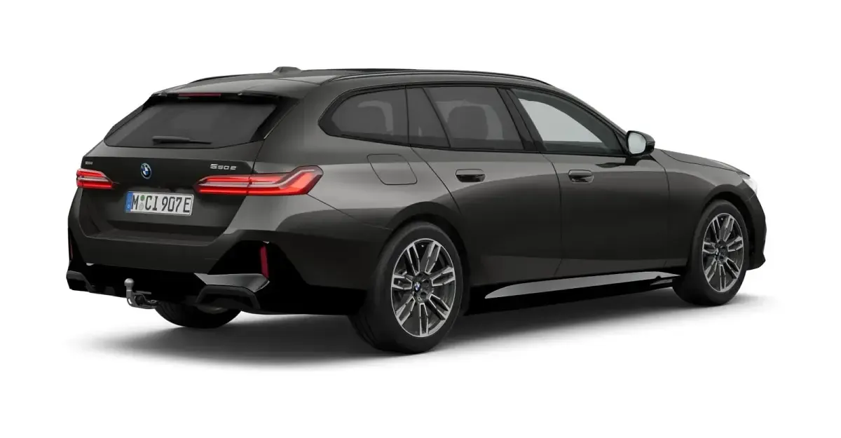 Gebraucht BMW 550e Comfort Edition 489 PS (359 kW) 2026 Grau Kombi