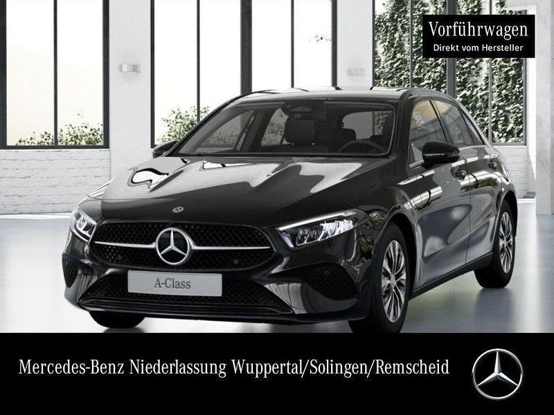 Schwarz Gebraucht 2025 Mercedes A180 Limousine | 27.790 € (Guter Preis) - Bild 1/4