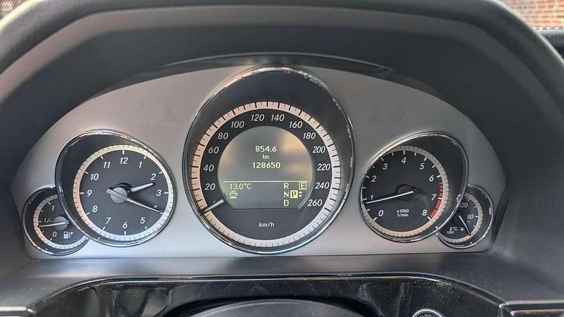 Gebraucht Mercedes E500 Avantgarde 387 PS (284 kW) 2010 Weiß Kombi