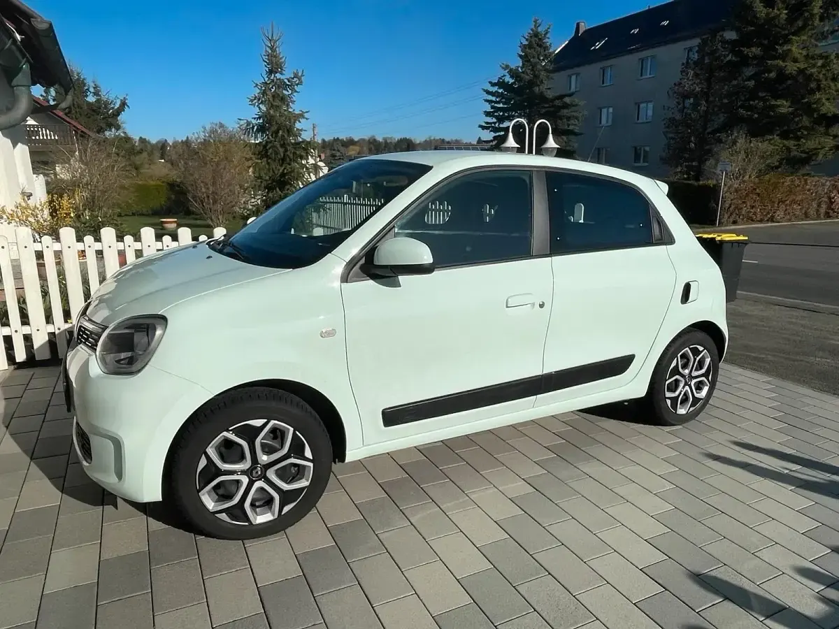 Gebraucht Renault Twingo LIMITED 73 PS (53 kW) 2019 Grün Kleinwagen