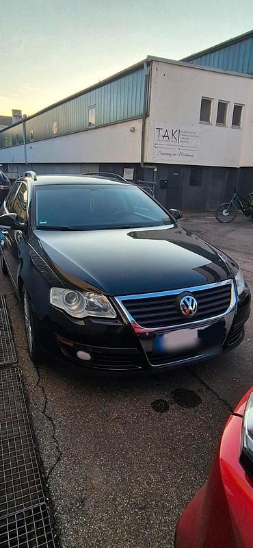 Schwarz Gebraucht 2010 VW Passat Kombi | 2.300 € (Guter Preis) - Bild 1/4