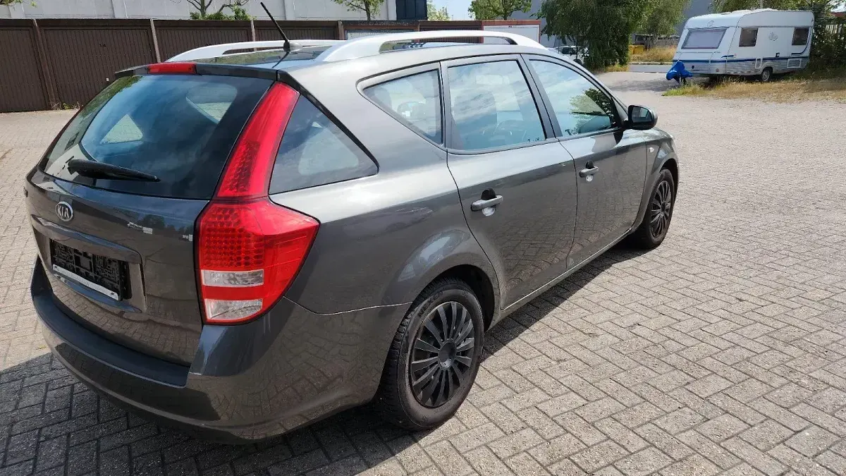 Gebraucht Kia Ceed 90 PS (66 kW) 2011 Kleinwagen