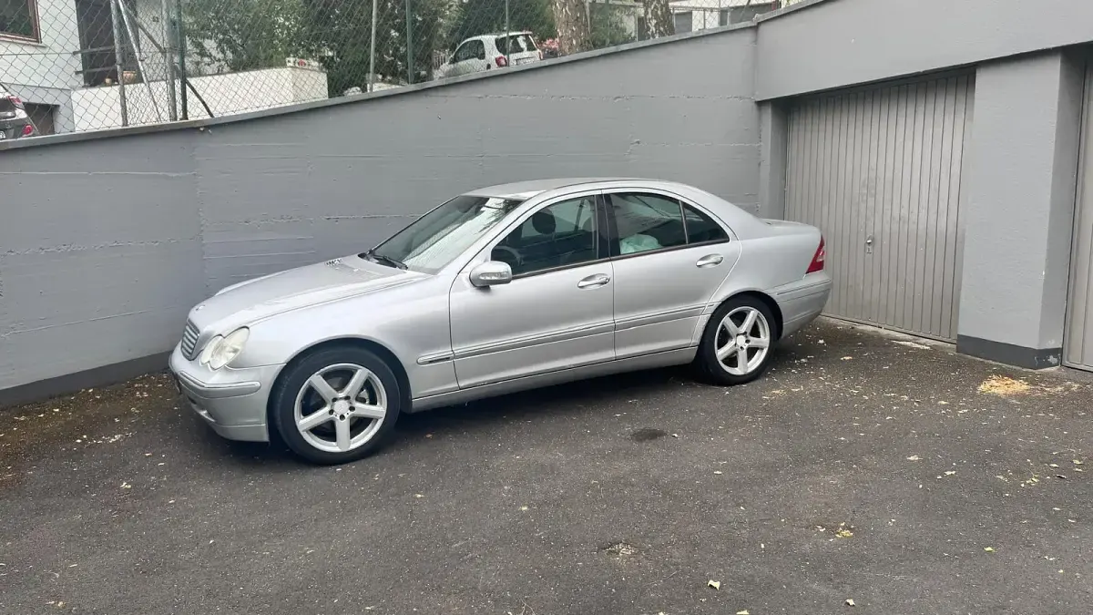 Gebraucht Mercedes C200 163 PS (119 kW) 2002 Limousine