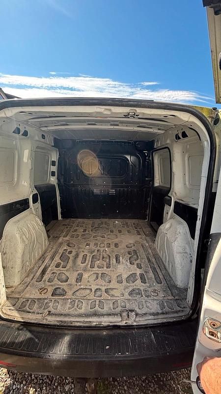 Gebraucht Fiat Doblò 90 PS (66 kW) 2011 Weiß Van / Kleinbus