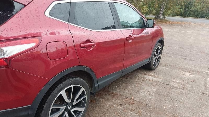 Gebraucht Nissan Qashqai Tekna 116 PS (85 kW) 2014 Rot SUV