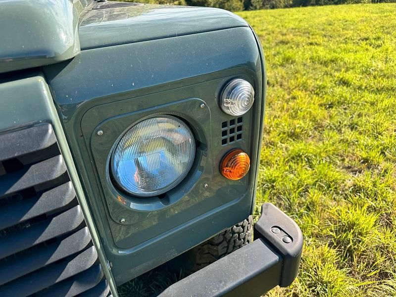 Gebraucht Land Rover Defender 122 PS (89 kW) 2013 Grün SUV