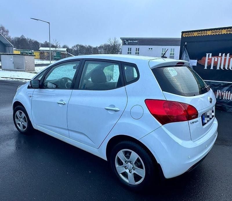 Gebraucht Kia Venga Attract 90 PS (66 kW) 2012 Weiß Kleinwagen