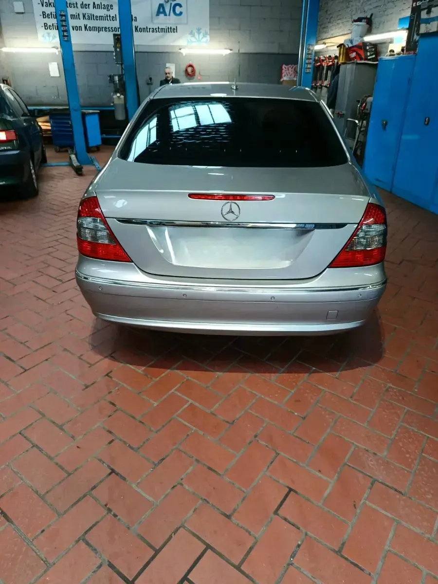Gebraucht Mercedes E280 Avantgarde 196 PS (144 kW) 2007 Limousine