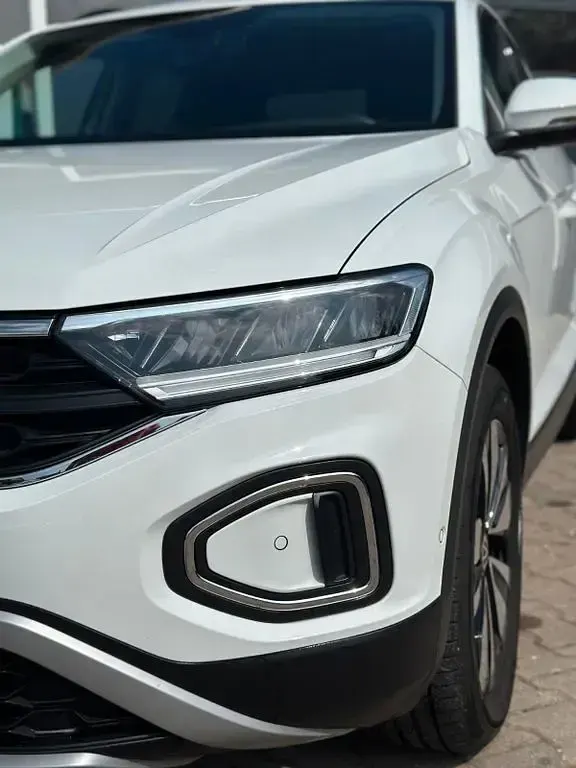 Gebraucht VW T-Roc Move 150 PS (110 kW) 2023 Weiß SUV