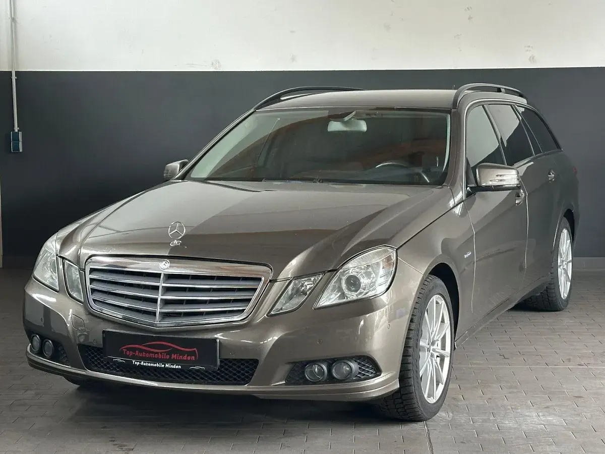 Używany Mercedes E300 204 KM (150 kW) 2010 Szary Kombi