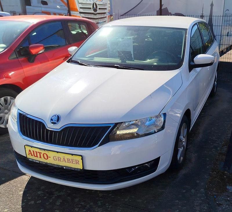 Gebraucht Skoda Rapid Ambition 95 PS (69 kW) 2018 Candyweiss Kombi