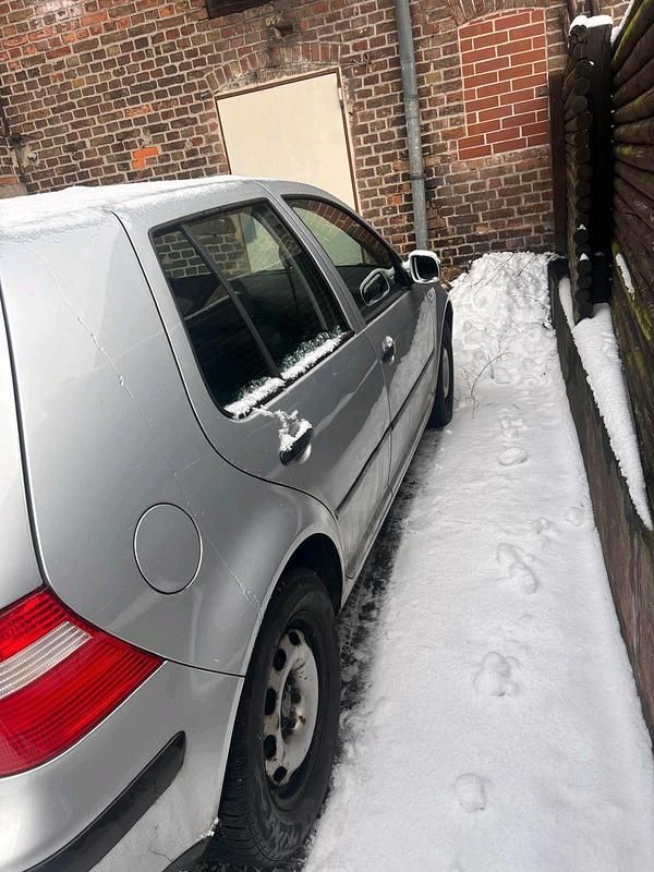 Gebraucht VW Golf IV 75 PS (55 kW) 2003 Silber Kleinwagen